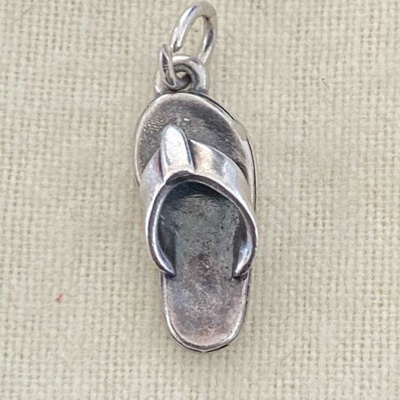 James Avery Retired Flip Flop Charm - Picture 1 of 2